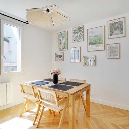 Chic Flat - - 1br 4p